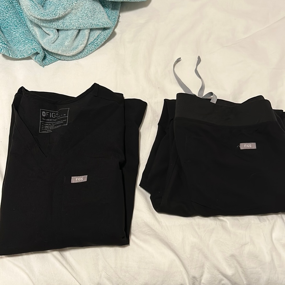 FIGS BLACK SCRUB SET SIZE MEDIUM